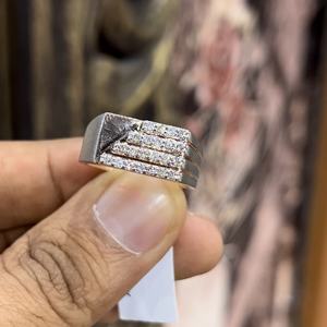 Bague en diamant naturel pour homme en or massif 14K faite à la main en blanc jaune certifiée par un tiers pour un usage quotidien, cadeau de fiançailles de mariage - Product Image 4