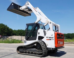 Chargeuse compacte sur chenilles Bobcat T770 de qualité supérieure, machine de construction hydraulique, moteur diesel, d'occasion - Product Image 4