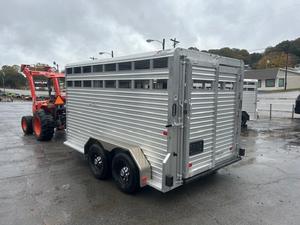 Remorque en aluminium fermée pour le transport de bétail et de chevaux, remorque ventilée pour animaux, utilisation agricole - Product Image 4