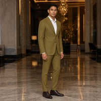 Jas Pria Hijau Zaitun Twill Single Breasted Dua Kancing Kerah Lebar Saku Tempel Jas Bisnis untuk Pria Custom MTM