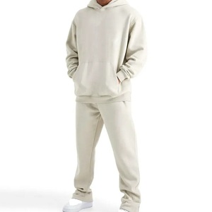 Ensemble de survêtement à capuche pour homme personnalisé pour l'hiver, ensemble de jogging uni tendance, tenue décontractée en coton doux - Product Image 1