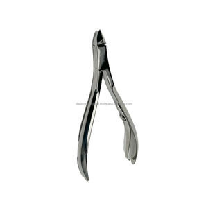 DAVICON ENTERPRISES Pinzas de uñas profesionales Venta al por mayor Pinzas de cutícula manuales de acero inoxidable - Product Image 1