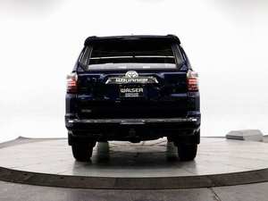 Toyota 4Runner AWD Limited 4 portes SUV 2020 d'occasion en bon état, conduite à gauche, intérieur foncé, sièges en cuir, turbo, jantes R19, automatique, toit ouvrant, LED, 8 airbags - Product Image 2