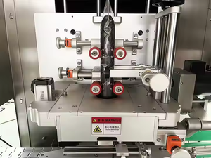 Automatisch etikettesysteem voor flesmond- en bodembewerking, 350 BPM, voor dranken-, zuivel- en cosmeticalijnen - Product Image 3