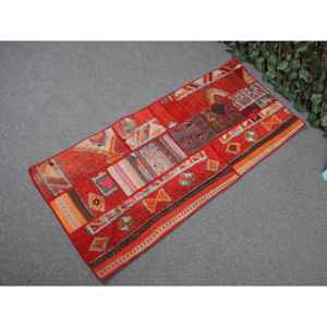 Alfombra Vintage de 1.8x4.2 pies, Alfombra Turca, Alfombra Roja con Diseño Floral de Lana - Product Image 2