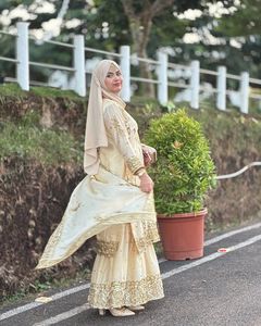 Tissu lourd moderne en fausse Georgette de créateur indien pakistanais vêtements de mariage Sharara costume Palazzo Dupatta adultes occasions spéciales - Product Image 3