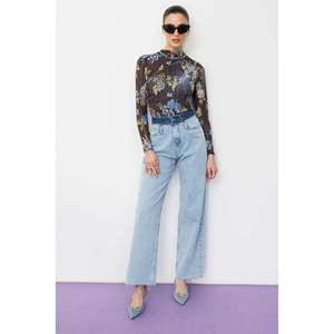 Pantalones de Pierna Ancha con Detalle en la Cintura - Product Image 1