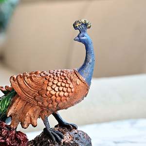 รูปปั้นนกยูงบนลำต้นไม้ ทำจากเรซิ่น งานแฮนด์เมด ลายสัตว์ - Product Image 2