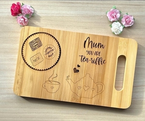 Tablas de cortar de madera hechas a mano hechas de maderas duras de origen sostenible con un acabado duradero para un uso duradero - Product Image 1