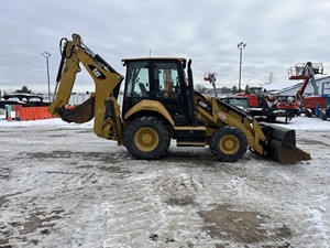 รถตักดิน420F2แมวมือสองพร้อมเครื่องยนต์ไฮดรอลิกแบบ fpt สำหรับการใช้งานและการก่อสร้าง - Product Image 4