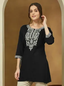 Robe courte droite en rayonne noire brodée, tricotée en tricot extensible, mode estivale, tenue de soirée, vêtements pour femmes et filles - Product Image 4