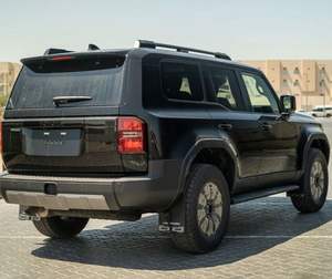 Excelente Estado, Toyota Prado 2.4 Adventure, Gasolina, Caja de Cambios Automática, Volante a la Izquierda, Interior Oscuro, Asientos de Cuero, R18 Metal - Product Image 3