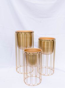 Elegante Exhibidor de Hierro Galvanizado Negro Contemporáneo para Interiores y Jardines, Macetas, Jardineras METAL WAVE, Duradero y Ligero - Product Image 2