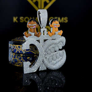 Pendentif hip hop exclusif en or blanc 14 kt rehaussé d'un diamant fascinant de taille ronde cultivé en laboratoire avec une clarté améliorée vvs - Product Image 4