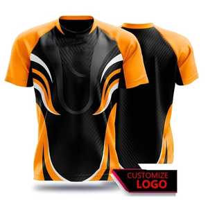 Uniforme de football de la meilleure qualité au design personnalisé pour hommes, maillot de football d'entraînement avec short et impression du logo du haut. - Product Image 1