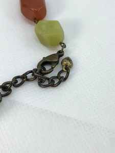 Collier de perles épaisses de style vintage fait à la main Design de perles de résine ronde élégante et durable - Product Image 4