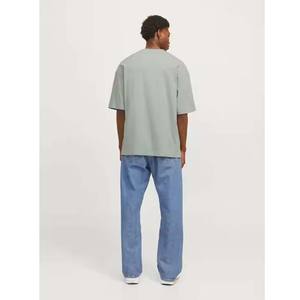 เสื้อยืดผู้ชายแบบยูนิเซ็กซ์ ทรงวินเทจ ผ้าระบายอากาศดี สั่งทำขายส่ง ล้างสีแบบแอซิดวอช  รับผลิตตามแบบ พร้อมสกรีนโลโก้และสีตามสั่งจากโรงงาน - Product Image 2