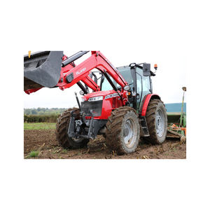 Tractor de ruedas Massey Ferguson serie 5700, unidad de servicio pesado de alto rendimiento con motor central y componentes de motor - Product Image 4