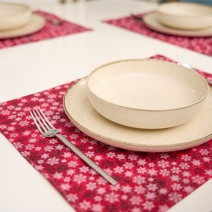 Juego de 9 Manteles Individuales de Algodón 100% Rojos con Diseño de Nieve, 35x45cm, Decorativos Florales Tradicionales, Técnicas de Impresión Duraderas para el Hogar - Product Image 2