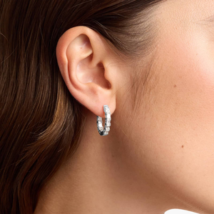 Elegantes Pendientes de Aro de Plata 925 con Moissanita Corte Esmeralda para Regalo de Aniversario de Bodas o San Valentín - Product Image 4