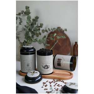 Ensemble de boîtes rondes en métal Dia 105 mm ( 3 pcs) Design de texture de lin d'inspiration café vintage
Design Azura - Product Image 1