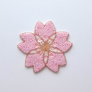 Juego de 4 Posavasos con Diseño Único de Hojas de Flores Rojas, Posavasos Redondos de 5 Pulgadas con Bordado - Product Image 4