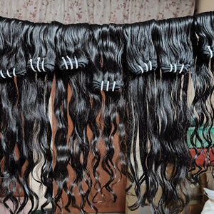 Sin desprendimiento y sin enredos Remy cutícula alainged Tejido de cabello crudo. Tejido de cabello humano ondulado de templo indio virgen. - Product Image 1
