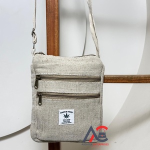 Bolso bandolera de cáñamo natural ecológico con múltiples bolsillos con cremallera, bolso de hombro pequeño hecho a mano para viajes y uso diario - Product Image 1