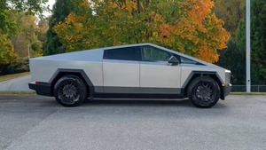 Tesla Cybertruck Cyberbeast AWD 2024 Certificado, Limpio y en Buen Estado - Product Image 4