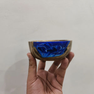 Bol de service en bois et résine bleue motif vague, bols à salade de fruits, vaisselle de qualité supérieure, bol tendance, fait main en Inde - Product Image 1