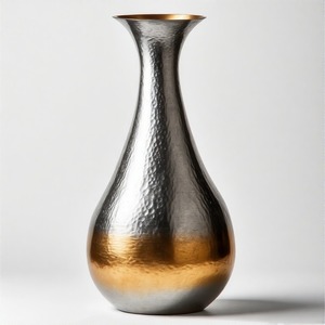 ChateauBloom Luxe Jarrón Opulent Grace Tall Bronce Acabado Diseñador Metal Jarrón Exquisito Hecho a mano Acento para la decoración del hogar - Product Image 4