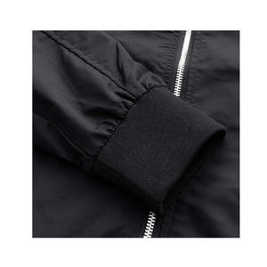 Chaqueta Bomber Softshell Premium para Hombre, Totalmente Personalizable con Impresión, para Uso en Exteriores, Impermeable y Cortavientos, con Logotipo Frontal - Product Image 4