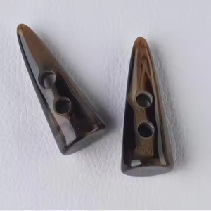 ปุ่มสลักรูปเขาควาย30มม. 50มม. สไตล์ใหม่ขายดีทำจากงานฝีมือรูปพระจันทร์เสี้ยว - Product Image 3