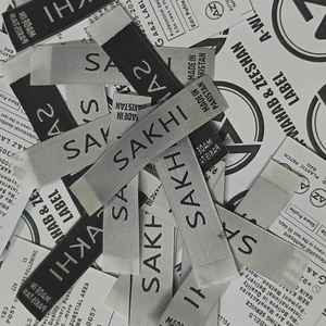 Etiqueta tejida al por mayor para prendas de vestir con logotipo personalizado fabricante de etiquetas privadas hecha en Pakistán etiqueta tejida de alta calidad a precio de fábrica - Product Image 4