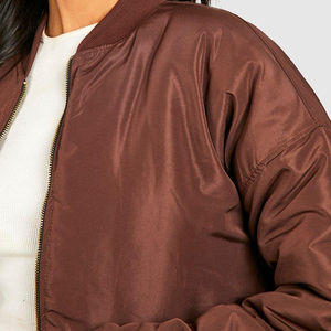 OEM venta al por mayor de invierno de alta calidad recortar abajo chaqueta de las mujeres Puff chaqueta de cuello alto mujeres vuelo bombardero chaquetas personalizadas - Product Image 6