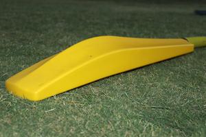 Batte de cricket pour enfants en plastique moulé durable de poids moyen pour la taille standard pour les 8-12 ans et 12 ans et plus - Product Image 2