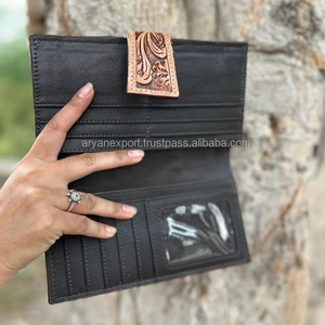 Manta de sillín azteca, embrague de cuero, cartera plegable con estilo occidental para mujer, embrague tallado a mano - Product Image 6