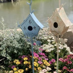 Piquet de nichoir en métal rustique pour décor de jardin extérieur ferme maison d'oiseau sur support de poteau Pot floral et élément décoratif de jardinière - Product Image 2