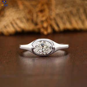 0,95 TDW Anillo de diamante de corte ovalado Oro blanco Ajuste de Punta horizontal Cvd/Hpht Diamond Lab Stone - Product Image 1