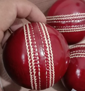 SUMROOS Pelota de Cricket Profesional de Cuero de Alta Calidad Tamaño Estándar para Entrenamiento Práctica de Entrenamiento - Product Image 5