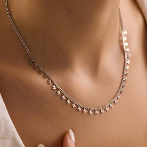 Collier Papillon Minimaliste Hallmark en Argent Rhodié Plaqué Or Rose avec Chaîne Gourmet et Perle pour Fiançailles, Fêtes et Anniversaires - Product Image 3