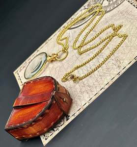 Loupe en laiton moderne à finition antique avec étui et pochette en cuir pour un usage domestique - Product Image 2