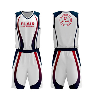 Ensemble d'uniformes de basketball personnalisables de haute qualité pour hommes – Hauts et shorts de sport respirants, antibactériens et anti-humidité - Product Image 6