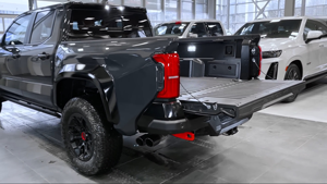 Tacoma TRD Pro 2025, Híbrido Turbo, Motor I-FORCE MAX de Alto Torque, Transmisión Automática Ligera de Cuero, Volante a la Izquierda - Product Image 3