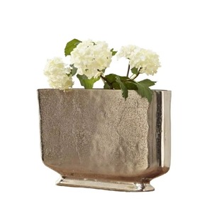 Vase Long Vintage Fait Main Accent Décoratif Unique Parfait pour la Décoration de Scène de Salles de Banquet et les Événements en Plein Air de l'Inde - Product Image 6