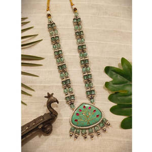 Colliers de perles de cristal Mala japonais et pendentifs Jaal en turquoise Tribal Tales - Product Image 2