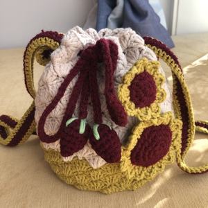 Bolso Bandolera de Lana Tejido a Crochet, Arcoíris, Accesorio de Moda Artístico, Personalizado con Logotipo Bordado a Rayas - Product Image 5