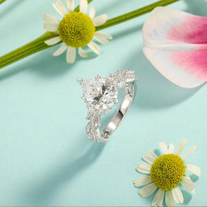 แหวนหมั้นเพชรทรงลูกแพร์เจียระไนแบบวีนของเจลิยา - Product Image 5