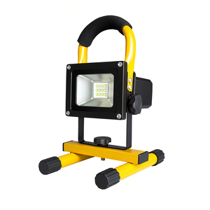Lámpara de Camping LED Recargable de 10W con Soporte, Proyector Tipo Linterna para Aventuras al Aire Libre - Product Image 2