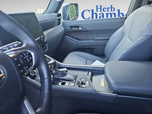 2024 L-e-x-u-s G X 550 Premium + bajo kilometraje y precio asequible en stock listo para enviar - Product Image 3